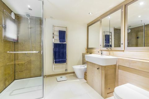 Kamar mandi keluarga - rumah kapal dijual di Wandsworth