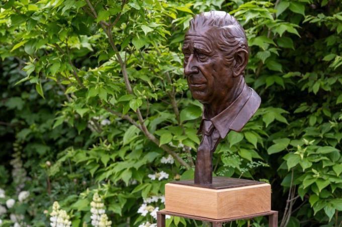 rhs taman refleksi dan perayaan kerajaan yang dirancang oleh dave green feature garden rhs chelsea flower show 2023 stand no 111