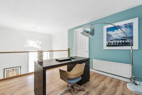 Old Royal Free Place - Islington - meja - Savills