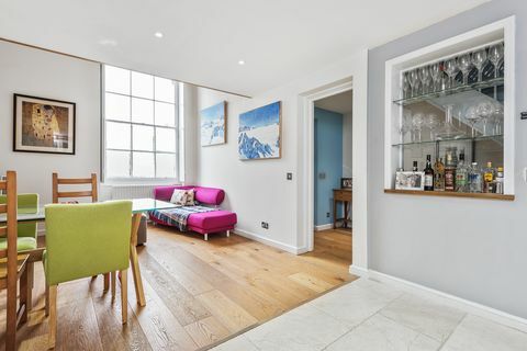 Old Royal Free Place - Islington - ruang tamu - Savills