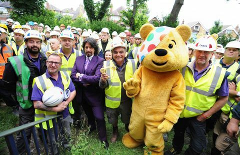 DIY SOS: Juta Pound Build untuk Anak-anak BBC yang Membutuhkan - Laurence Llewelyn-Bowen, Pudsey Pudsey dengan tim DIY SOS termasuk Nick Knowles