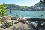 Boathouse di Bank of the River Dart di Devon Dijual untuk Pertama Kalinya Sejak 1988