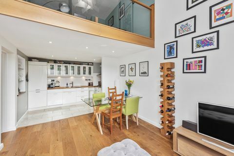 Old Royal Free Place - Islington - mezzanine - Savills