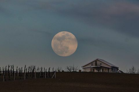 Supermoon di Ankara Turki