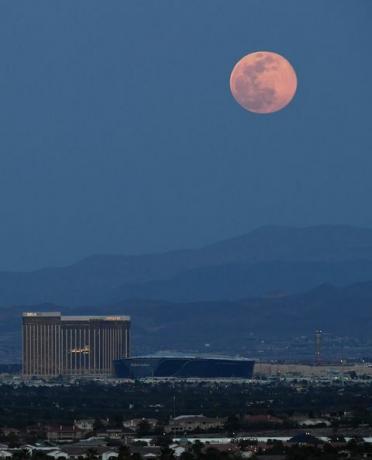 'Pink Moon' Adalah Supermoon Terbesar Tahun 2020