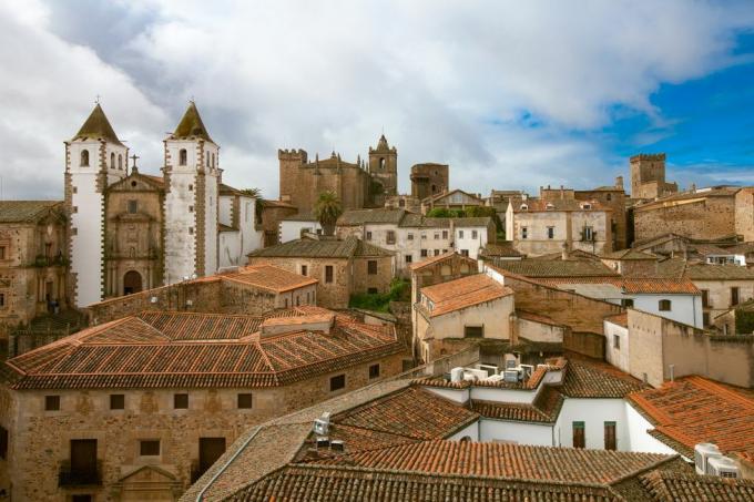 cáceres kota tua