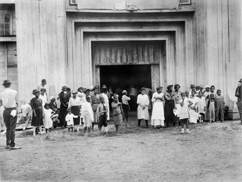 masuk ke kamp pengungsi dengan alasan yang adil setelah kerusuhan ras, tulsa, oklahoma, Amerika Serikat, koleksi foto palang merah nasional amerika, Juni 1921