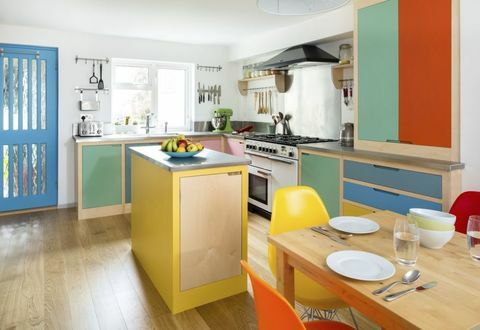 Makeover dapur penuh warna