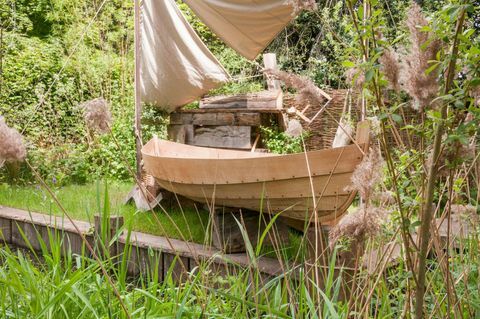 The IBTC Lowestoft: Broadland Boatbuilder's Garden. Dirancang oleh: Gary Breeze. Disponsori oleh: International Boatbuilding Training College, Lowestoft. RHS Chelsea Flower Show 2017