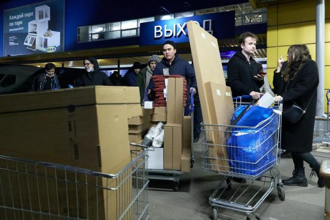 ikea menutup toko di rusia di tengah invasi ukraina