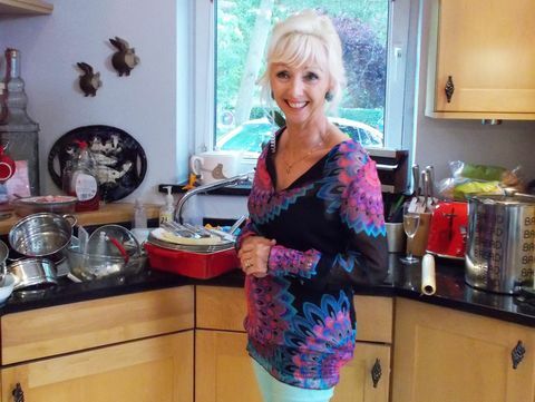 Debbie McGee - Siapa yang Melakukan Piring?