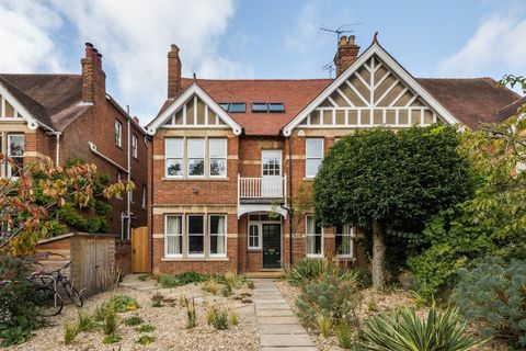 Rumah semi-terpisah dijual di Oxford
