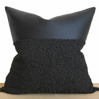 Bantal Hitam Indi