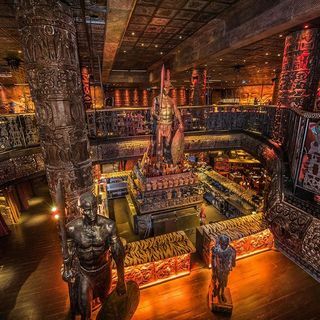 Three Course Meal untuk Dua Orang dengan Sparkling Cocktail di Shaka Zulu London