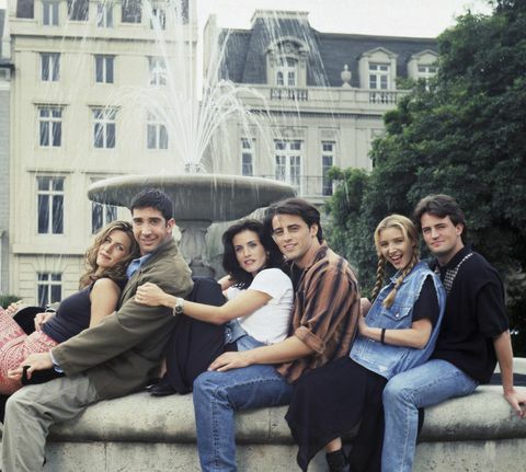 friends season 1 foto l r jennifer aniston as rachel green, david schwimmer as ross geller, courteney cox as monica geller, matt leblanc as joey tribbiani, lisa kudrow sebagai phoebe buffay, matthew perry sebagai chandler bing foto oleh reisig taylornbcu foto banknbcuniversal via getty images via getty gambar-gambar