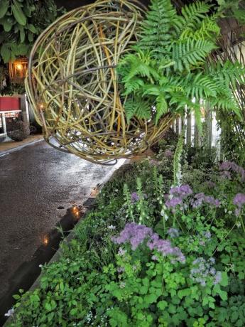 Chelsea Flower Show Tunnel 2018, berjudul Natural Kinaesthesia oleh La Famille