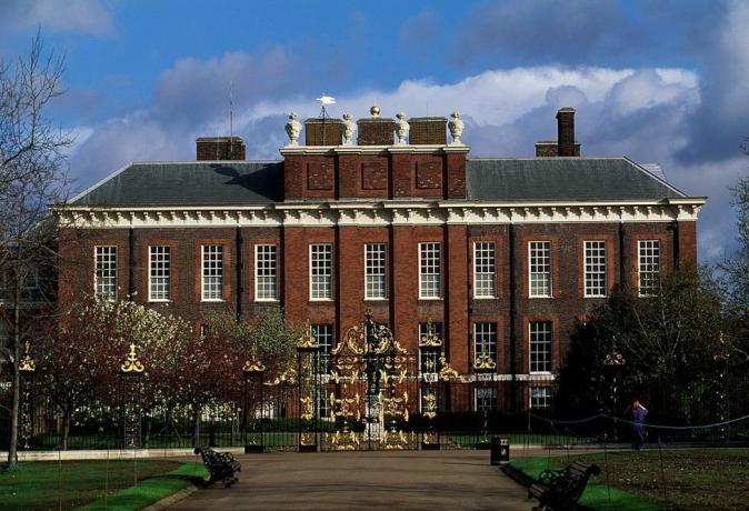 fasad selatan istana kensington london, inggris