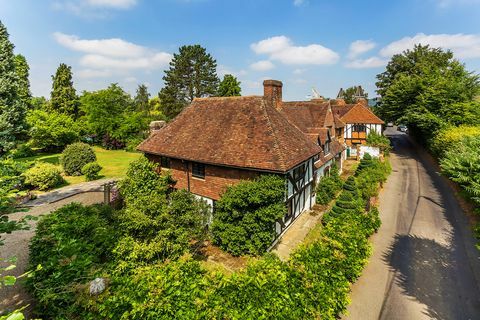 Rumah selebriti Platt Farm dijual di Sevenoaks