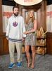 Jennifer Aniston dalam Gaun Mini Memanggil Pakaian Adam Sandler di 'Murder Mystery 2' Premiere