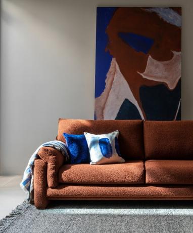 sofa paris 3 tempat duduk, seperti yang ditunjukkan pada batu bata chunky boucle £2,749