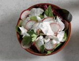 salad lobak dengan saus yogurt