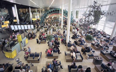 Lounge keberangkatan Bandara Schiphol, Amsterdam