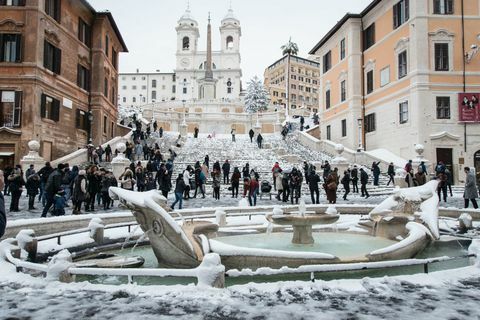 Gambar Spanish Steps Rome snow