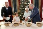 Sama Seperti Anda, Royals Menghabiskan Weekend Baking di Rumah Bersama Keluarga