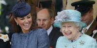 Ratu Elizabeth Melanggar The Royal Dress Code Untuk Pertama Kali Dalam 43 Tahun