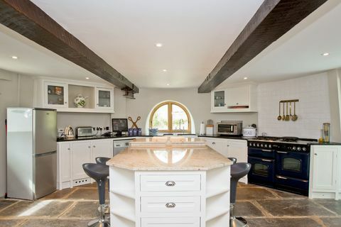 Patcham Mill - Brighton - dapur - Hamptons International