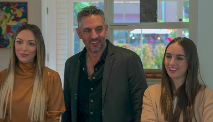 membeli beverly hills l ke r farrah brittany, mauricio umansky dan alexia umansky dari membeli beverly hills cr milik netflix© 2022 netflix, inc