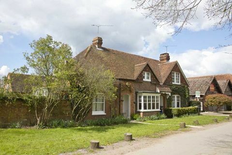 Dunsborough Park - Surrey - cottage - Savills