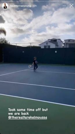 heather rae young instagram story menunjukkan dia bermain tenis dengan putra tarek el moussa