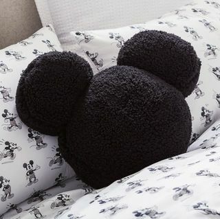 Bantal Sherpa Berbentuk Mickey Mouse Disney