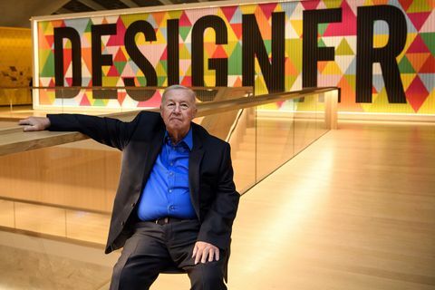 london, england 17 november desainer terence conran berpose untuk foto pada pembukaan museum desain baru pada 17 november 2016 di london, england setelah investasi 83 juta gbp, museum desain telah pindah dari lokasi lama ke tempat baru yang dirancang oleh john pawson di jalan raya kensington yang lebih dari tiga kali ukuran bangunan sebelumnya, museum asli didirikan oleh terence conran pada tahun 1989 dan semakin populer sejak foto oleh carl courtgetty gambar-gambar