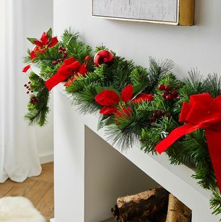 Poinsettia Garland LED Pra-Menyala