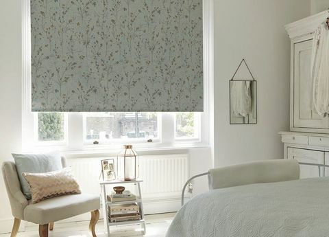 Evita Mineral roller blind, mulai dari £ 109 untuk blind berukuran 41cm x 76cm, Hillarys