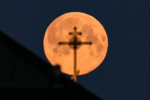 RUSIA-ASTRONOMI-SUPERMOON