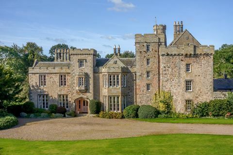 Strutt & Parker Coupland Castle untuk dijual