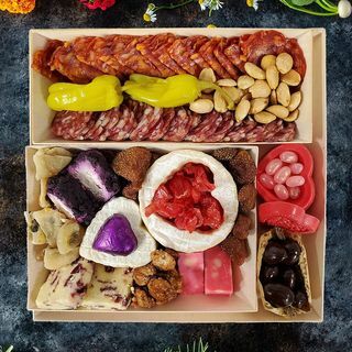 Dewan Charcuterie Hari Valentine