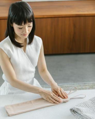 marie kondo melipat baju