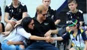 Pangeran Harry Meghan Markle Berpegangan Tangan di Toronto