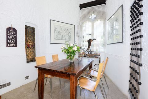 Menara Wayneflete - Esher - Surrey - Dining area