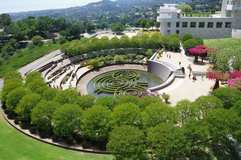 J. Taman Pusat Museum Paul Getty