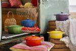 Kampanye SS19 Le Creuset yang Baru adalah Ledakan Warna dan Budaya