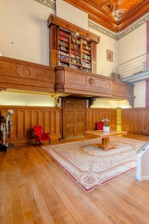 Aula Besar, Wynnstay Estate, Wrexham INTERIOR 3