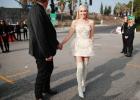 Nama Belakang Blake Shelton Terinspirasi Pacar Merah Gwen Stefani's Grammys Red Carpet