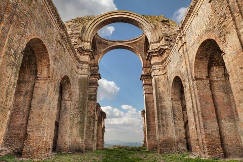 Grottole, Matera, Basilicata, Italia: reruntuhan gereja kuno