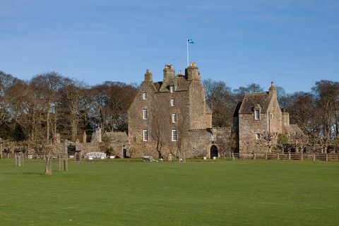 Kastil Earlshall - St Andrews - di luar - Skotlandia - Savills