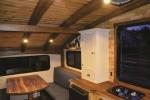 Le Koroc Diagno, A Tiny Houseboat di Quebec, dijual dengan harga $ 61.000